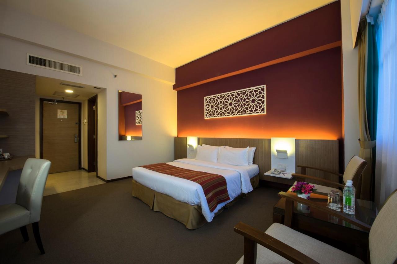 Grand Barakah Hotel アンパン エクステリア 写真