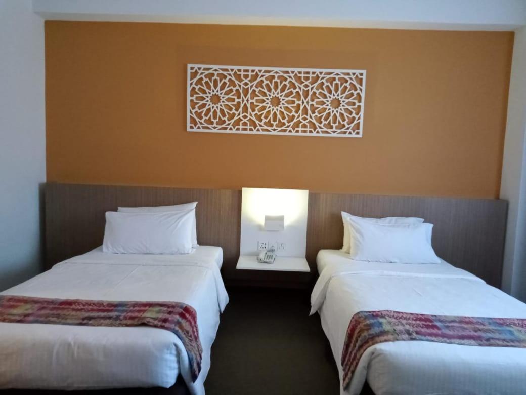 Grand Barakah Hotel アンパン エクステリア 写真