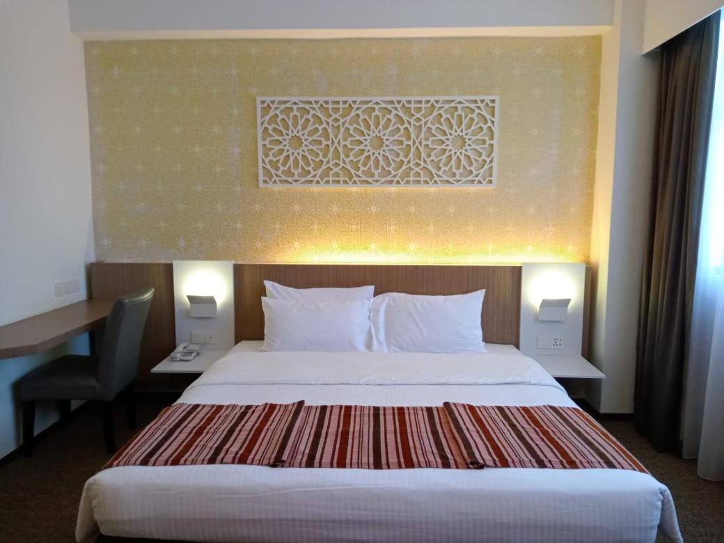 Grand Barakah Hotel アンパン エクステリア 写真