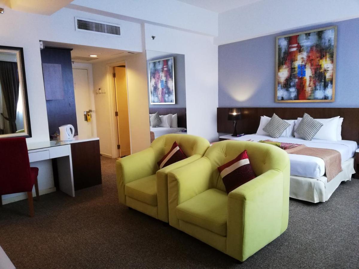 Grand Barakah Hotel アンパン エクステリア 写真