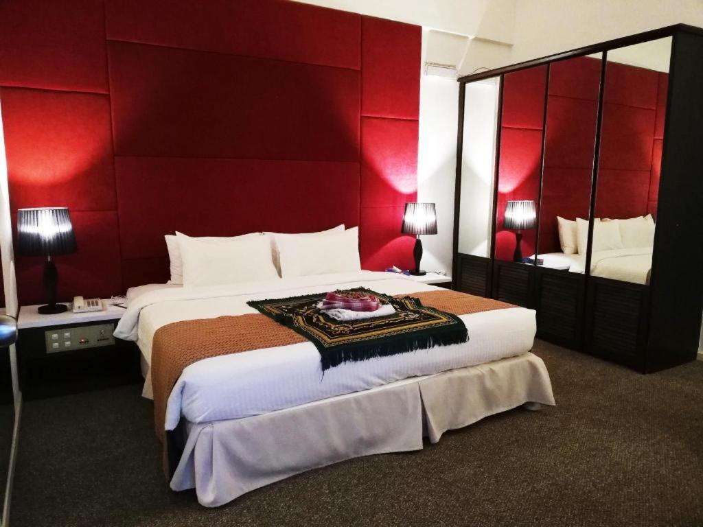 Grand Barakah Hotel アンパン エクステリア 写真