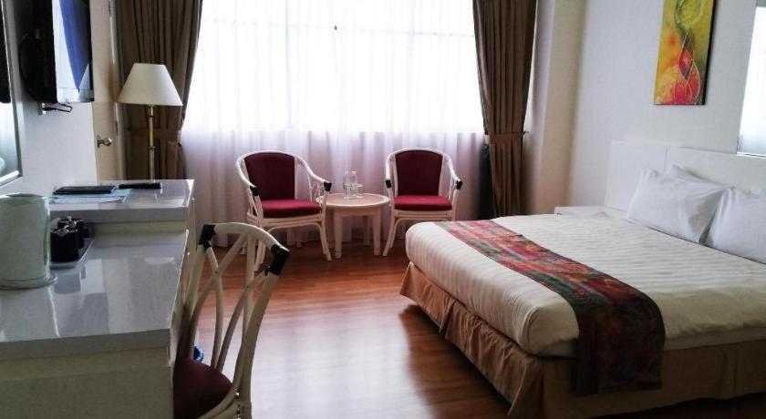 Grand Barakah Hotel アンパン エクステリア 写真